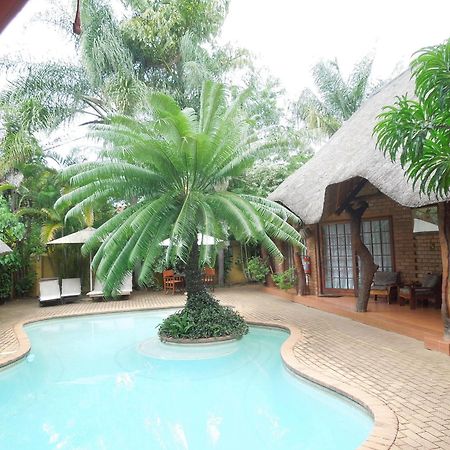 Trees Too Guest Lodge Komatipoort Exterior foto