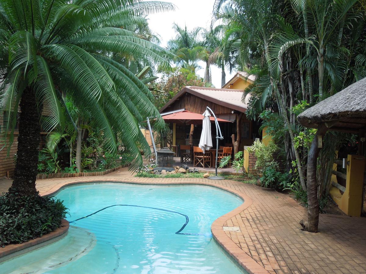 Trees Too Guest Lodge Komatipoort Exterior foto
